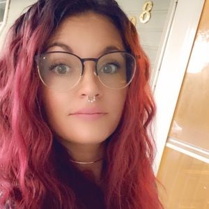 Meet your Posher, Cassandra